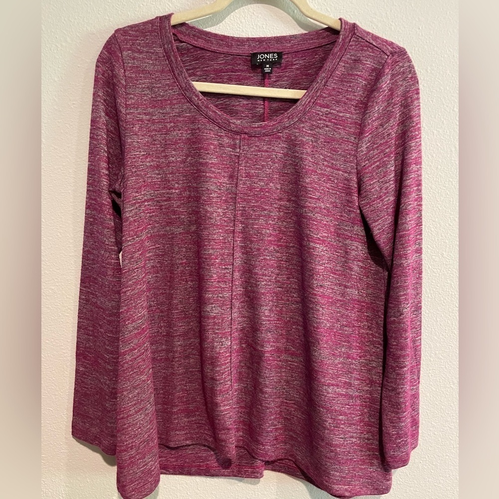 Women’s Jones New York raspberry/gray long sleeve tee shirt. Size M